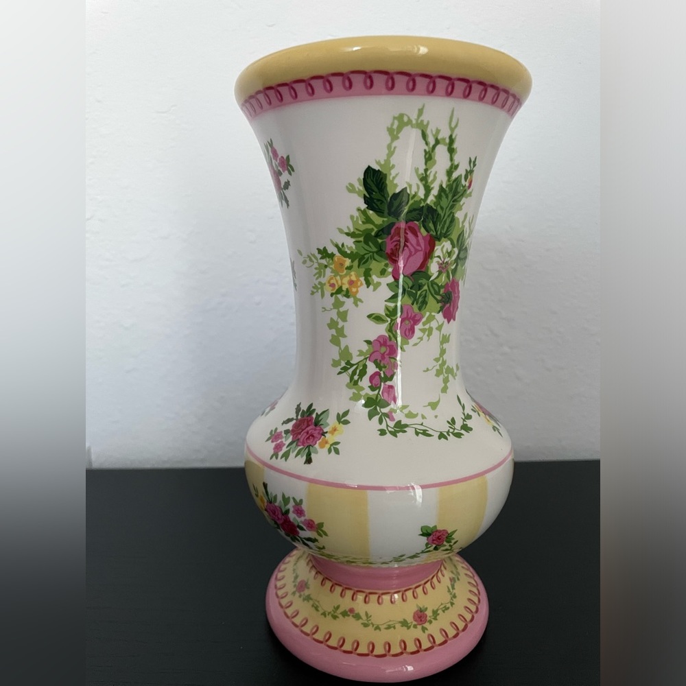 Vintage Laura Ashley Ceramic Floral Vase French Country Style.